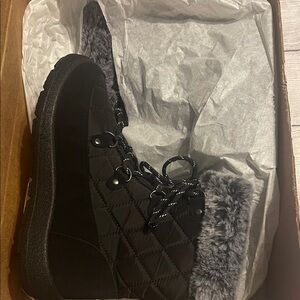 New Women's Black Quilted Winter Boots 8.5